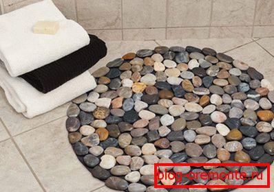 Pebble rug