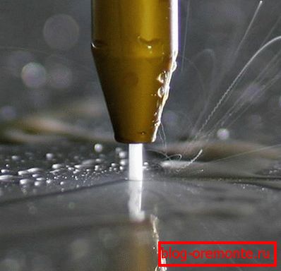 Hydro-abrasive cutting of concrete surface Hydro-abrasive cutting of concrete surface
