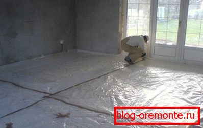 Waterproofing with plastic film Waterproofing with plastic film