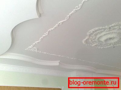 Plasterboard ceiling with stucco finish Plasterboard ceiling with stucco finish