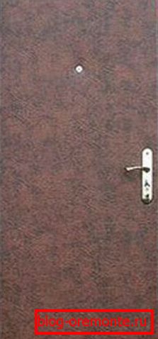 Smooth vinyl leather on the doors Smooth vinyl leather on the doors