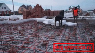 The heating cable is laid directly into the formwork. The heating cable is laid directly into the formwork.
