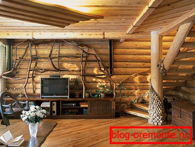 The interior of the house made of logs. The interior of the house made of logs.