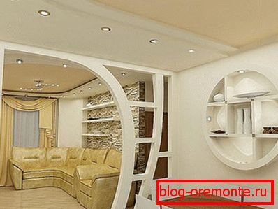 Arches with niches should fit harmoniously into the overall design concept. living room interior with arch