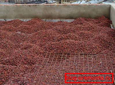 Using claydite during concreting will help to create coziness. Using claydite during concreting will help to create coziness.