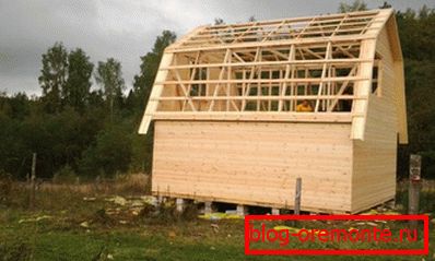 The use of materials with a smaller section for the manufacture of the roof can significantly reduce the load on the building The use of materials with a smaller section for the manufacture of the roof can significantly reduce the load on the building