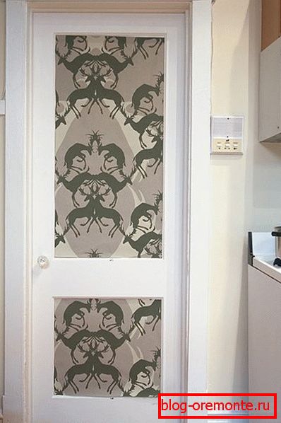 On the door used wallpaper fragments. how to upgrade interior doors