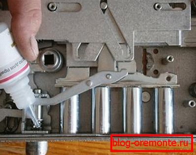 Grease lock how to adjust metal doors