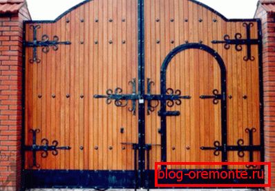 Wood application в отделке ворот и калитки Wood application в отделке ворот и калитки