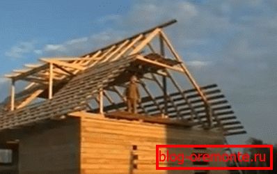 The framework for the roof in the process of covering the crate The framework for the roof in the process of covering the crate