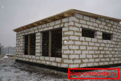 Aerated garage frame Aerated garage frame