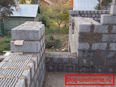 Masonry using wall blocks Masonry using wall blocks