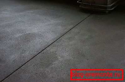 Expansion joint in screed