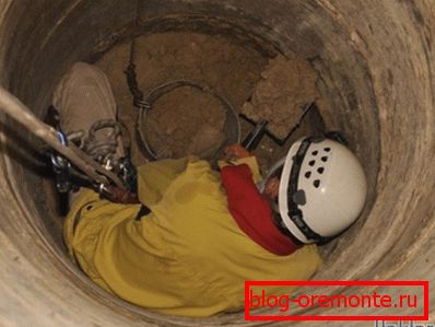 Digging inside the well Digging inside the well
