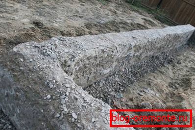 Ribbon foundation, which was flooded in a strong frost. Ribbon foundation, which was flooded in a strong frost.