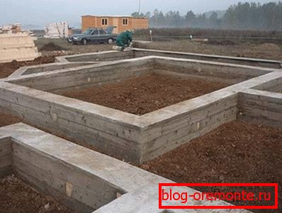 Ribbon foundation for the construction of a wooden house. Ribbon foundation for the construction of a wooden house.