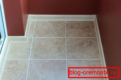 Loggia: tile floor