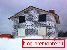 Amateur photo of the building created on the basis of aerated concrete materials Amateur photo of the building created on the basis of aerated concrete materials