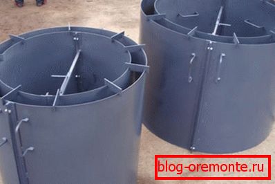 Metal molds for reinforced concrete rings