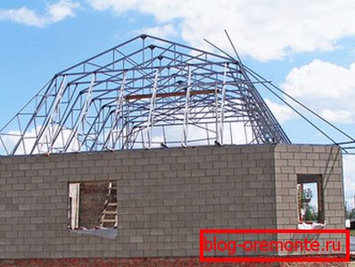 Metal roof frame