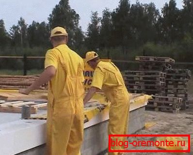 Installation of shut-off waterproofing with insulation on the base before laying Installation of shut-off waterproofing with insulation on the base before laying