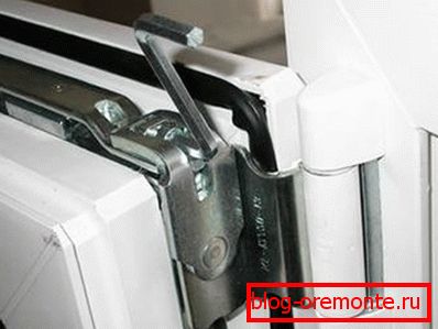 How to grease the balcony plastic doors How to grease the balcony plastic doors