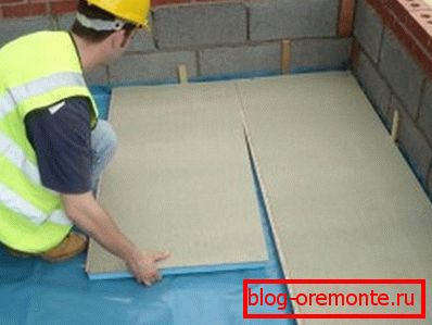 Installation of plates improved foam polystyrene Installation of plates improved foam polystyrene