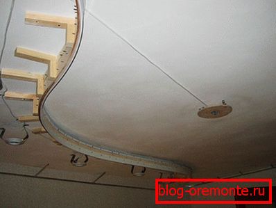 Installation of multi-level ceiling lighting Installation of multi-level ceiling lighting