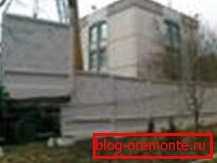 Installation is performed using a crane Installation is performed using a crane
