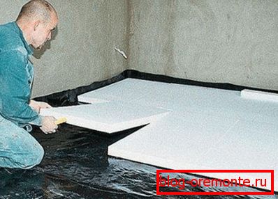 Installation of foam sections for thermal insulation of a concrete floor Installation of foam sections for thermal insulation of a concrete floor
