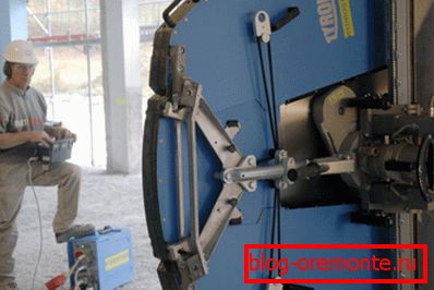 In the photo - unstressed method of dismantling partitions In the photo - unstressed method of dismantling partitions