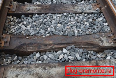 In the photo - wooden sleepers after long-term operation. In the photo - wooden sleepers after long-term operation.