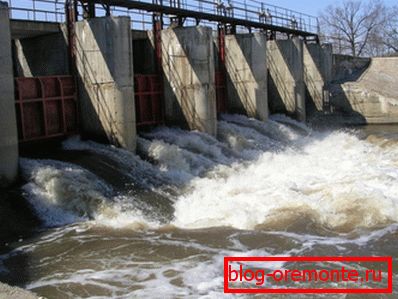 In the photo - hydraulic structure In the photo - hydraulic structure