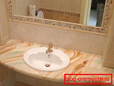 In the photo - artificial marble in the bathroom In the photo - artificial marble in the bathroom