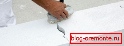 On the photo - laying of cellular blocks On the photo - laying of cellular blocks