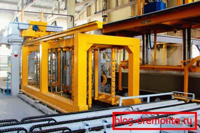 In the photo - the production line of autoclaved aerated concrete In the photo - the production line of autoclaved aerated concrete