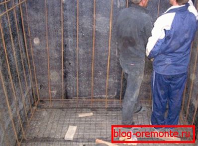 In the photo - the installation of reinforcement In the photo - the installation of reinforcement