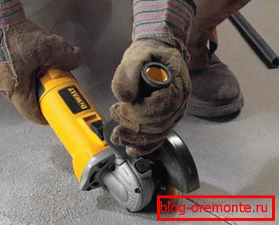 In the photo - cutting seams grinder In the photo - cutting seams grinder