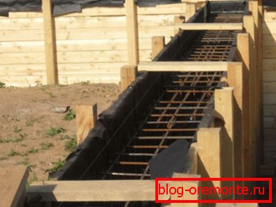 On the photo - formwork with reinforcement On the photo - formwork with reinforcement