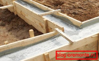 On the photo - formwork with mortar On the photo - formwork with mortar