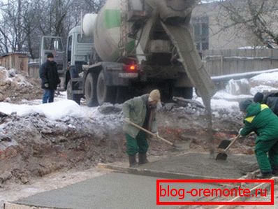In the photo - the use of concrete with antifreeze additives In the photo - the use of concrete with antifreeze additives