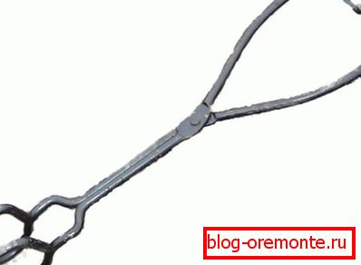 In the photo - tongs for carrying sleepers In the photo - tongs for carrying sleepers