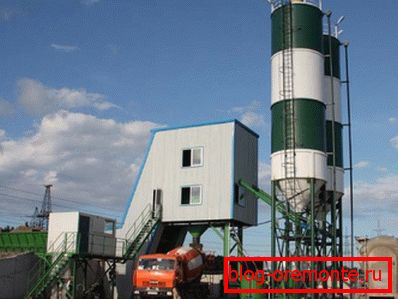 In the photo - stationary equipment for the production of concrete mix In the photo - stationary equipment for the production of concrete mix