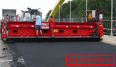 On the photo - laying of cast asphalt of high density On the photo - laying of cast asphalt of high density