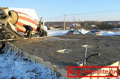 In the photo - laying the foundation at sub-zero temperatures. In the photo - laying the foundation at sub-zero temperatures.