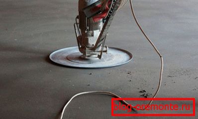 On the photo - concrete grouting with special equipment. On the photo - concrete grouting with special equipment.