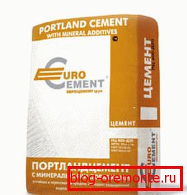 In the photo - portland cement in the container In the photo - portland cement in the container