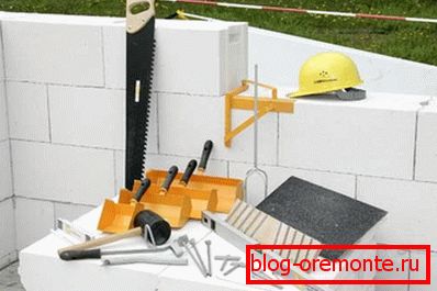 In the photo - all you need to work with aerated concrete In the photo - all you need to work with aerated concrete