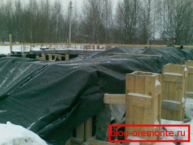 In the photo formwork, insulated improvised means In the photo formwork, insulated improvised means
