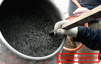 The photo shows a ready-made concrete solution. The photo shows a ready-made concrete solution.